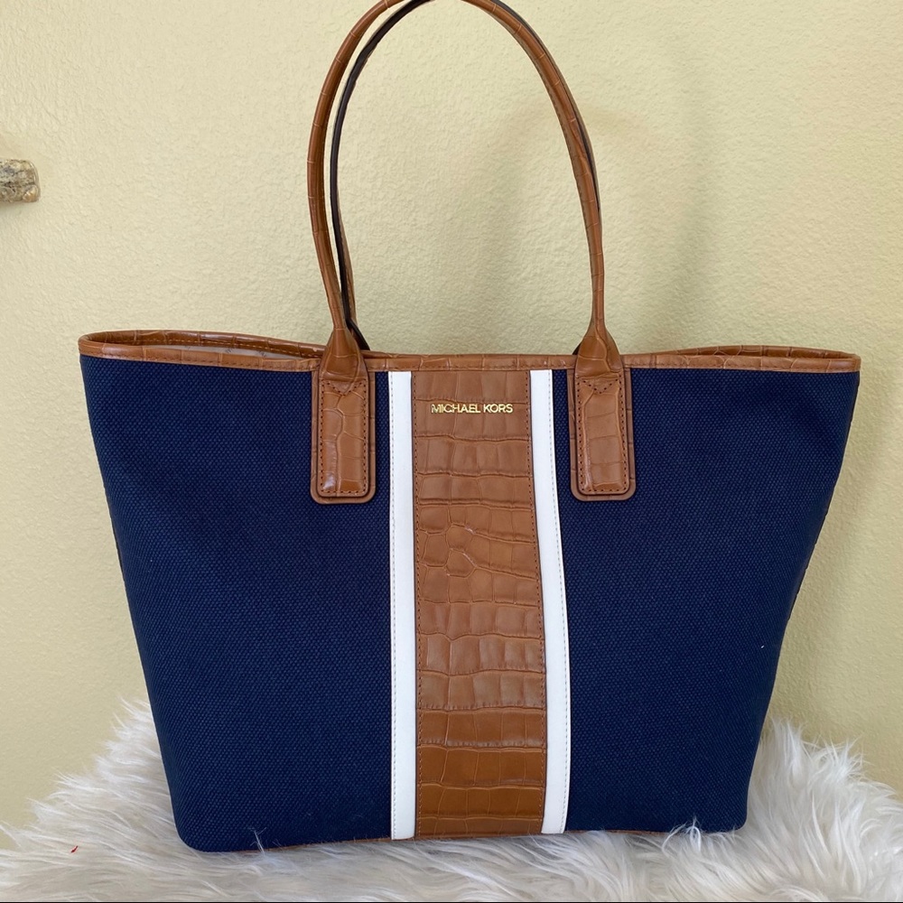 Michael Kors large Greenwich LG EW shoulder tote - Picture 2 of 16